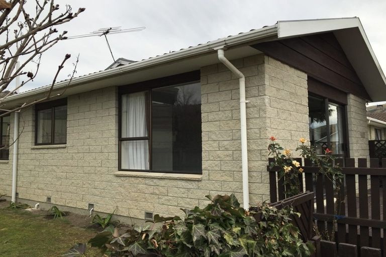Photo of property in 2/44 Laing Crescent, Heathcote Valley, Christchurch, 8022