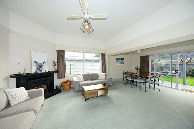 Photo of property in 62 Northcote Road, Northcote, Christchurch, 8052