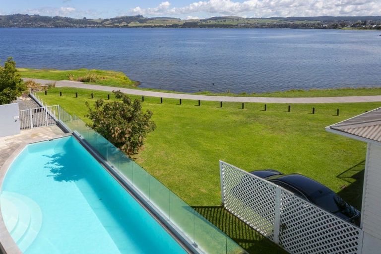 Photo of property in 10/2 Lowell Place, Waipahihi, Taupo, 3330