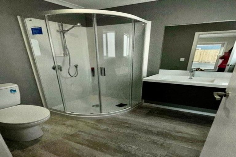 Photo of property in 24 Koru Loop, Paraparaumu, 5032