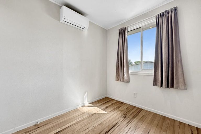 Photo of property in 41 Chorley Avenue, Massey, Auckland, 0614