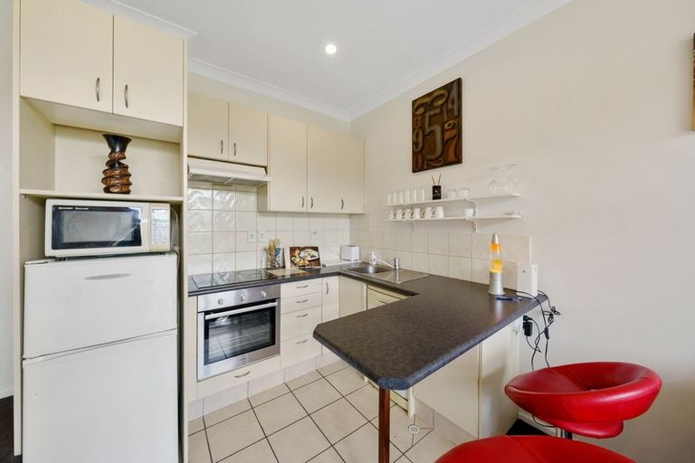 Photo of property in Terrace Garden Apartments, 13b/120 The Terrace, Wellington Central, Wellington, 6011