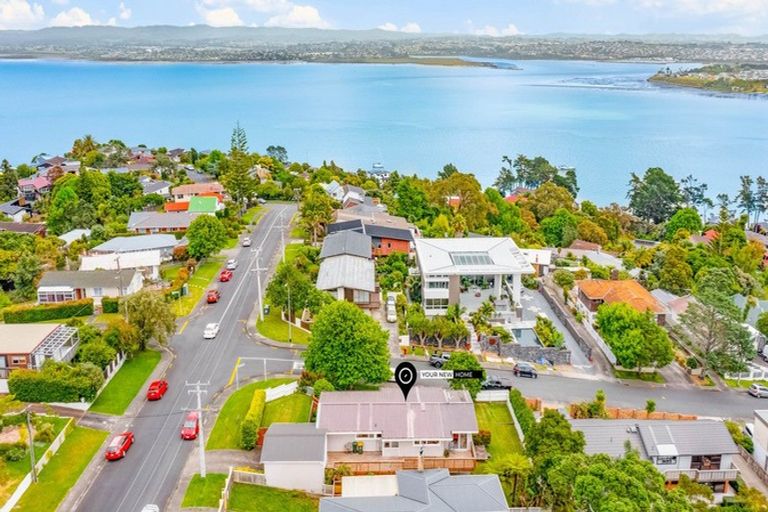 Photo of property in 1 Jacaranda Avenue, Beach Haven, Auckland, 0626