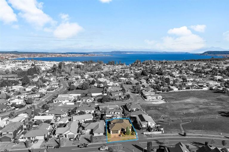 Photo of property in 19 Vaucluse Drive, Nukuhau, Taupo, 3330