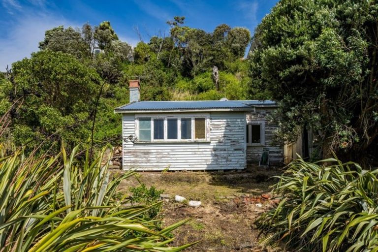 Photo of property in 57-59 Seaview Road, Paremata, Porirua, 5024