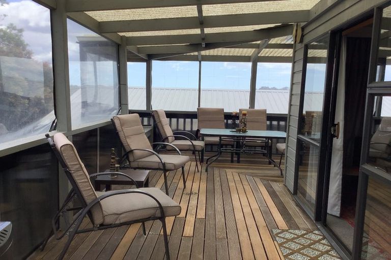 Photo of property in 2/92 Verran Road, Birkdale, Auckland, 0626