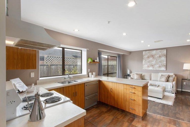 Photo of property in 7 Webb Place, Taradale, Napier, 4112