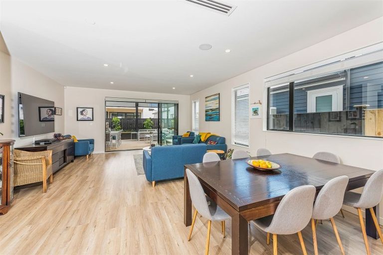 Photo of property in 14 Hato Road, Hobsonville, Auckland, 0616