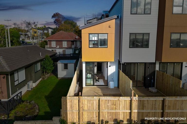 Photo of property in 12/28 Lavelle Road, Henderson, Auckland, 0612