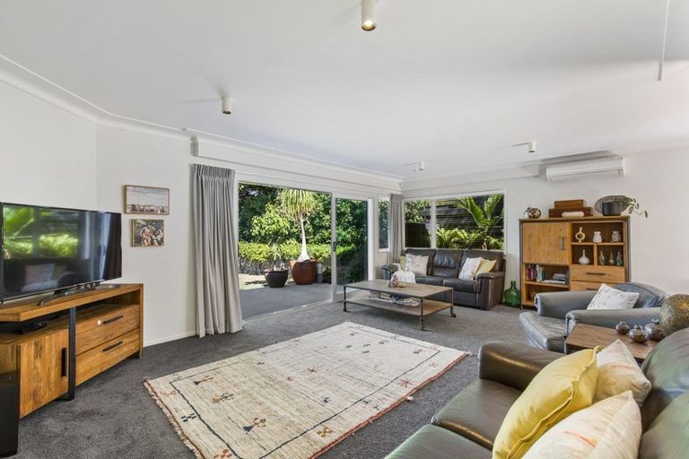 Photo of property in 18 Meadway, Sunnyhills, Auckland, 2010