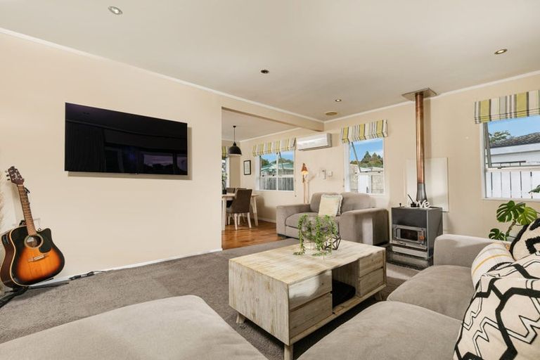 Photo of property in 1/10 Mannering Place, Hillcrest, Auckland, 0627