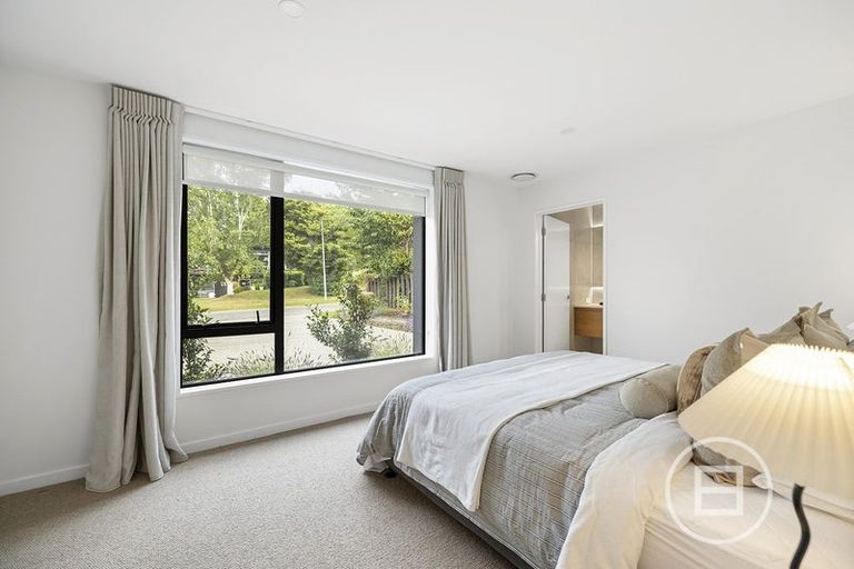 Photo of property in 6 Heuchan Lane, Wanaka, 9305