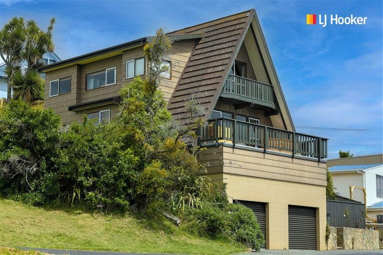 Photo of property in 1 Preston Crescent, Belleknowes, Dunedin, 9011