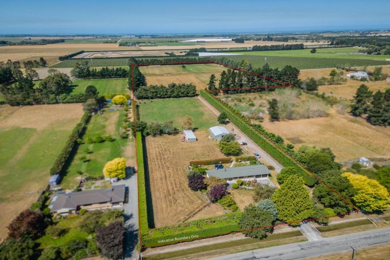 Photo of property in 32 Kerrytown Road, Levels, Timaru, 7975