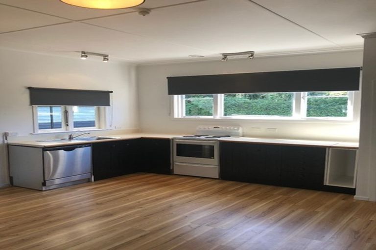 Photo of property in 15 Paritutu Road, Spotswood, New Plymouth, 4310