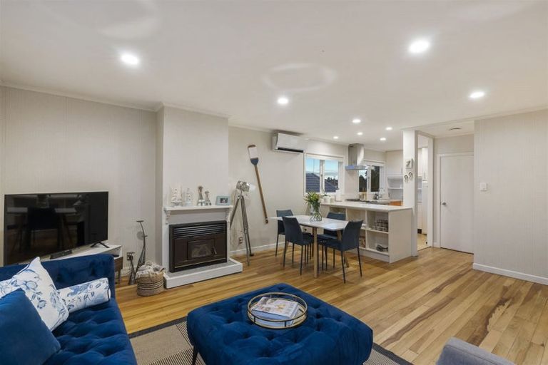 Photo of property in 1/25 Creamer Avenue, Belmont, Auckland, 0622