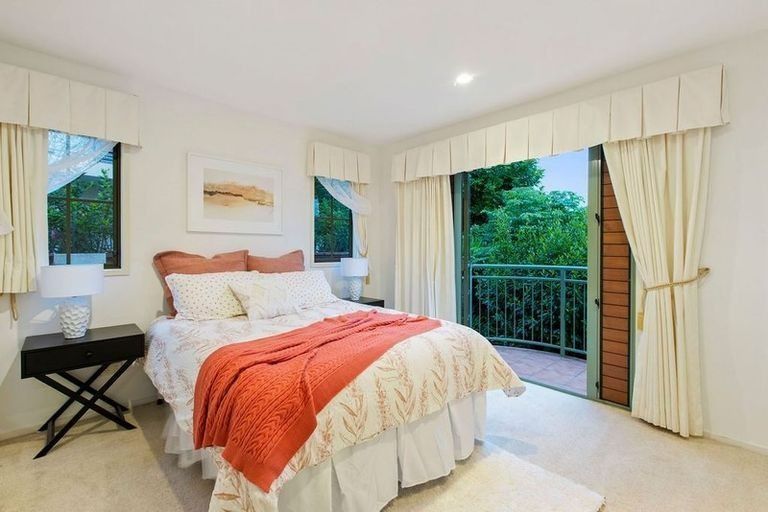 Photo of property in 28 Parkwood Crescent, Gulf Harbour, Whangaparaoa, 0930