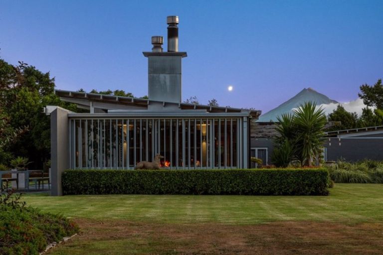 Photo of property in 155 Veale Road, Ridgewood, New Plymouth, 4371