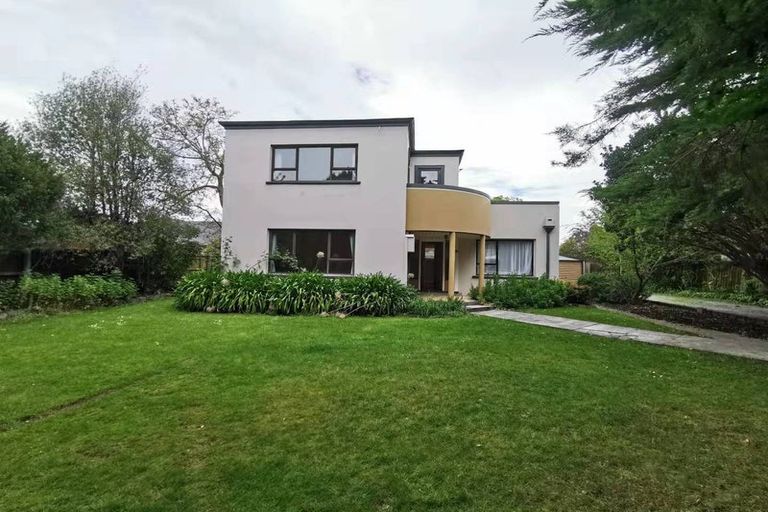 Photo of property in 67 Memorial Avenue, Ilam, Christchurch, 8053