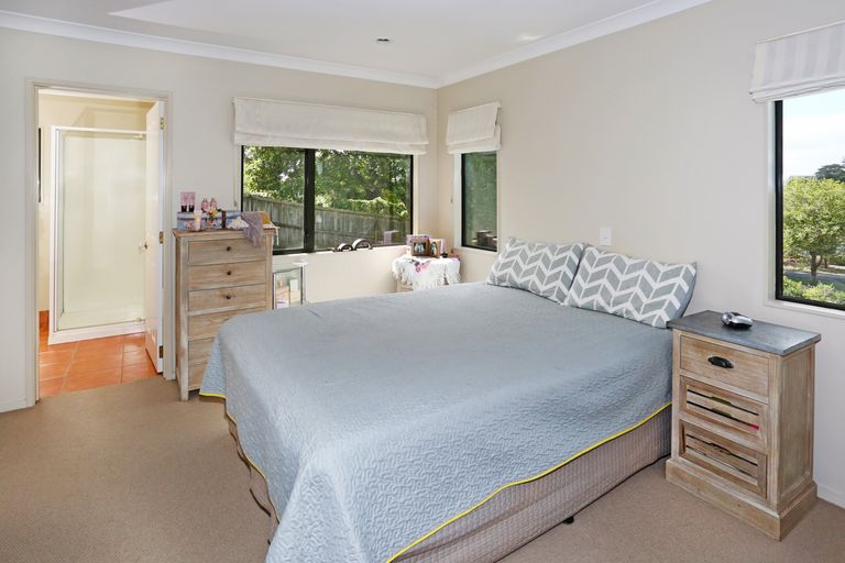 Photo of property in 8a Stembridge Avenue, Pukekohe, 2120