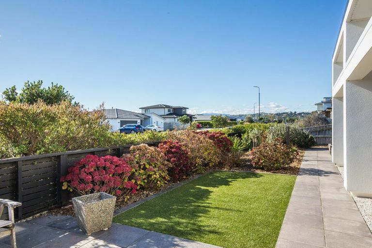 Photo of property in 3 Grace Cove, Aotea, Porirua, 5024