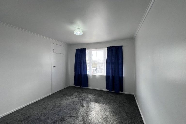 Photo of property in 79 Cobham Crescent, Kelston, Auckland, 0602