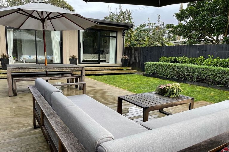 Photo of property in 21 Alfred Street, Northcote Point, Auckland, 0627