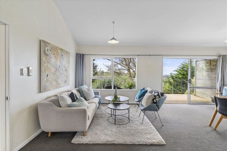 Photo of property in 24 Greendale Spur, Glenfield, Auckland, 0629