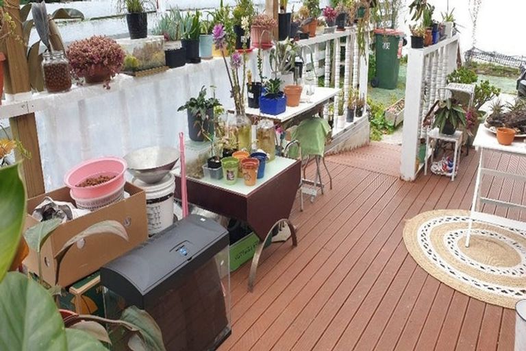 Photo of property in 13a Waari Avenue, Sunnyvale, Auckland, 0612