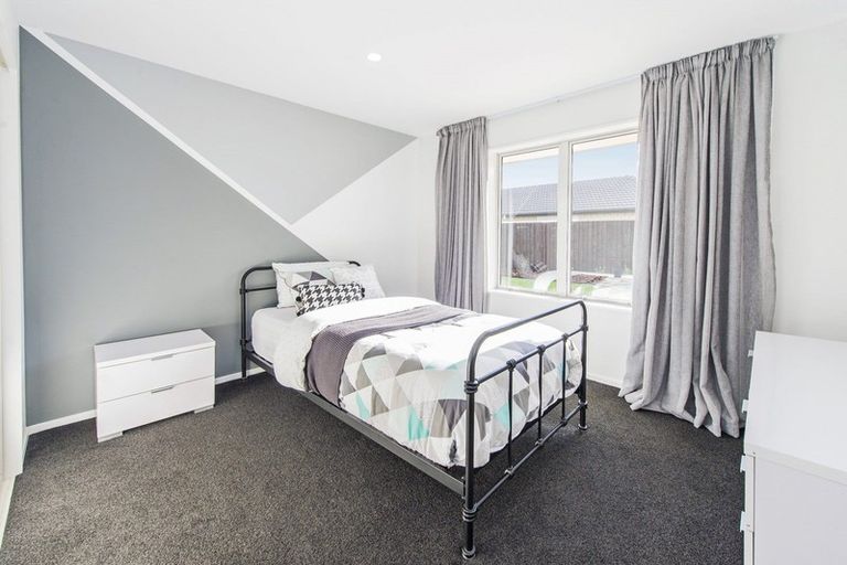 Photo of property in 4 Goldie Place, Rolleston, 7614