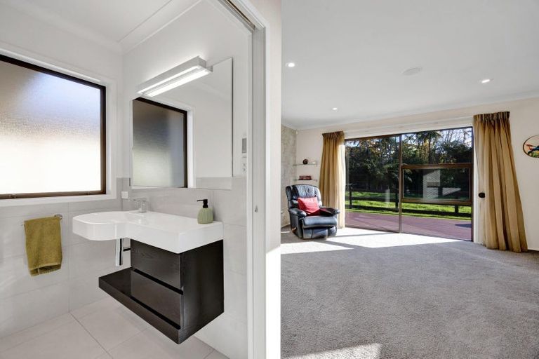 Photo of property in 1058 Mangorei Road, Mangorei, New Plymouth, 4371