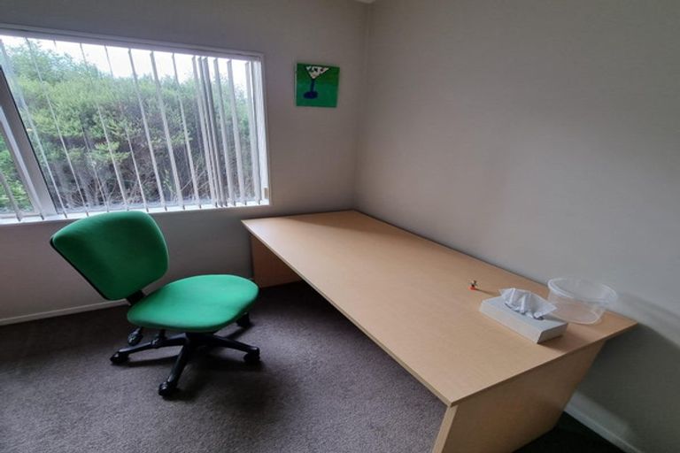 Photo of property in 8 Stubbs Place, Fairview Heights, Auckland, 0632