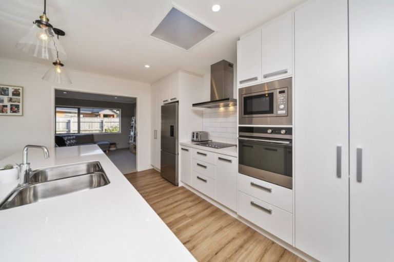 Photo of property in 5a Estate Grove, Inglewood, 4330