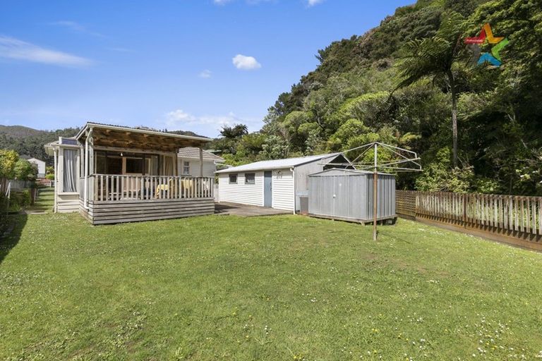 Photo of property in 24 Korau Grove, Stokes Valley, Lower Hutt, 5019