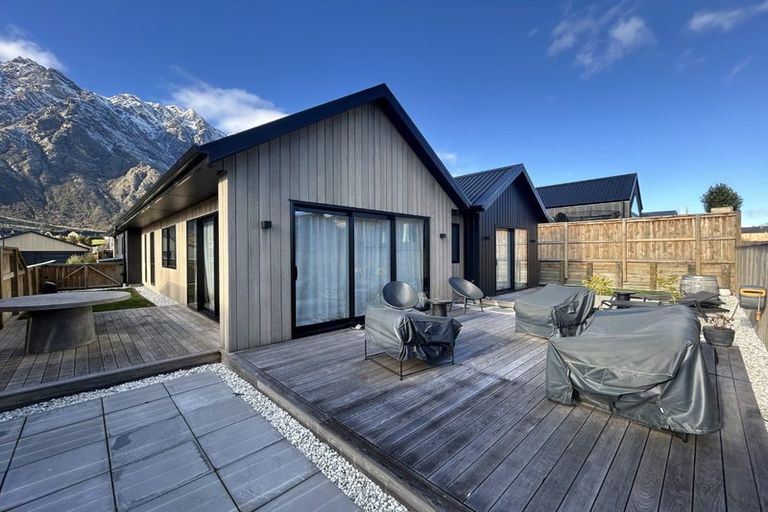 Photo of property in 34 Spur Ridge Rise, Jacks Point, 9371