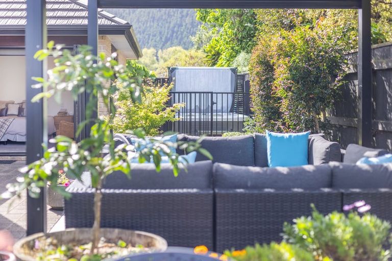 Photo of property in 2 Georgia Grove, Paraparaumu, 5032