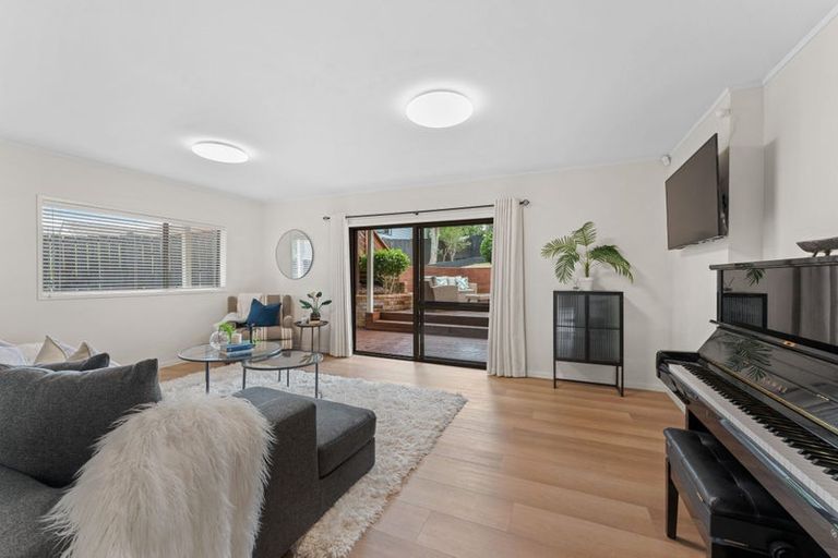 Photo of property in 19 Venus Place, Half Moon Bay, Auckland, 2012