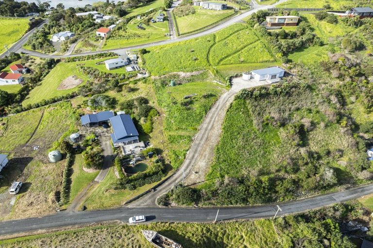 Photo of property in 17 Dem Road, Pahi, Paparoa, 0571