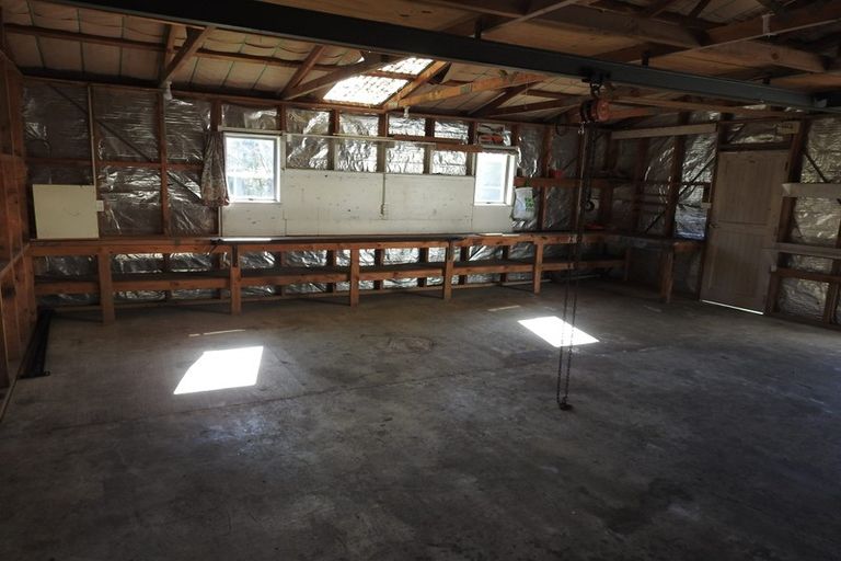 Photo of property in 1 Ongo Road, Hunterville, 4730