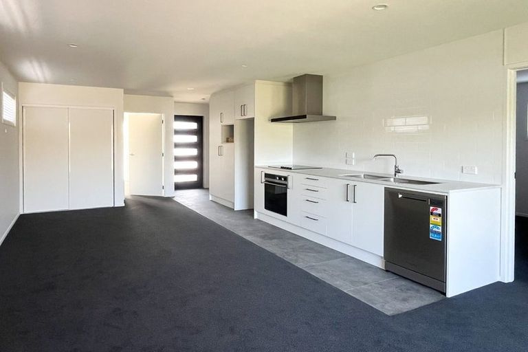 Photo of property in 16 Oakmill Drive, Casebrook, Christchurch, 8051