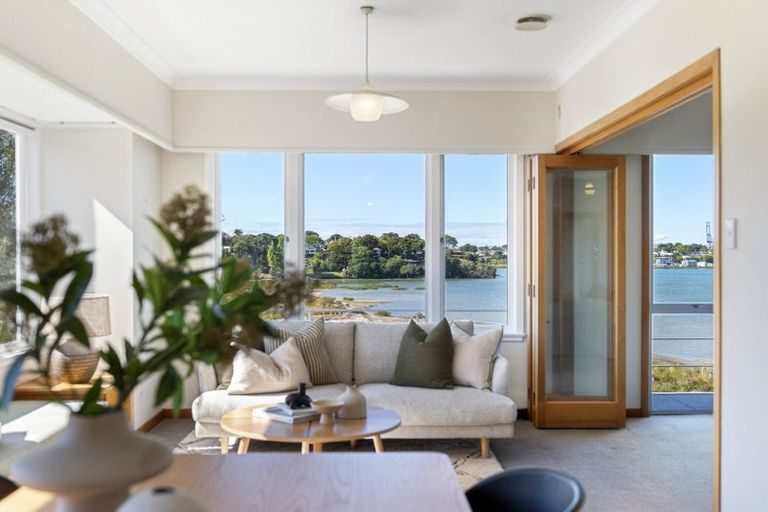 Photo of property in 1/15 Birkley Road, Bayswater, Auckland, 0622