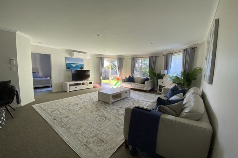 Photo of property in 25 Blue Heron Rise, Stanmore Bay, Whangaparaoa, 0932