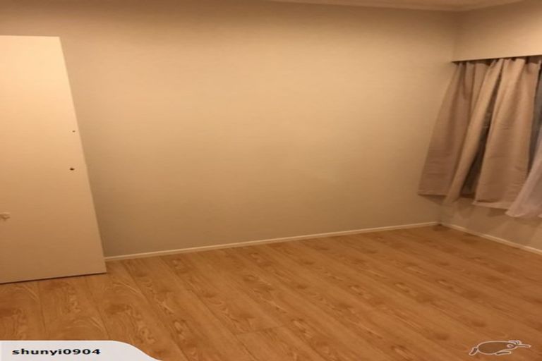 Photo of property in 1/50 Gladstone Road, Northcote, Auckland, 0627