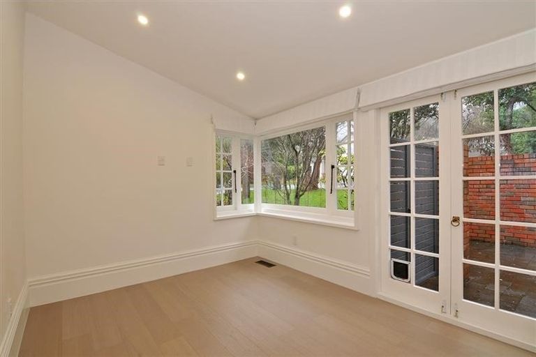 Photo of property in 21 Cheviot Road, Lowry Bay, Lower Hutt, 5013