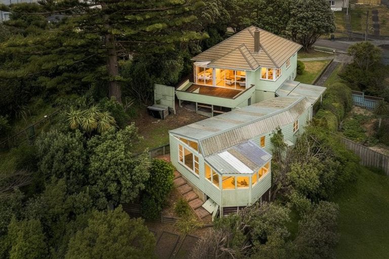 Photo of property in 15 Spur Grove, Titahi Bay, Porirua, 5022