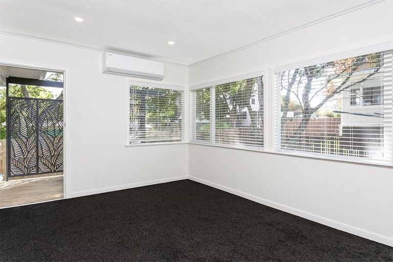 Photo of property in 147 Lancaster Road, Beach Haven, Auckland, 0626