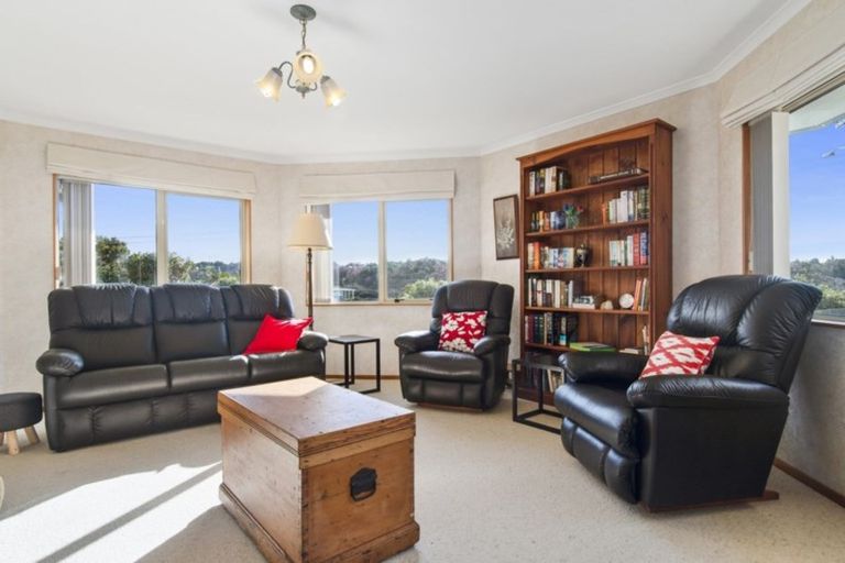 Photo of property in 17 Pampas Grove, Welcome Bay, Tauranga, 3112