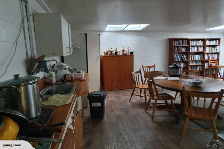 Photo of property in 1 Kent Crescent, Awapuni, Palmerston North, 4412