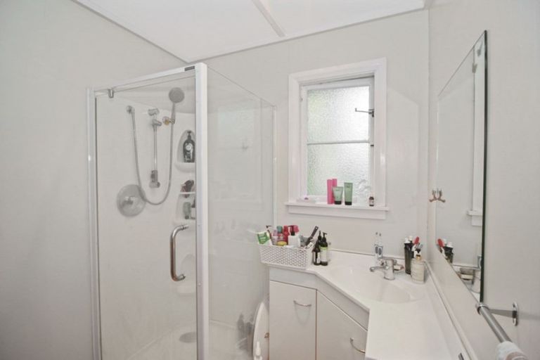 Photo of property in 51a Omata Road, Marfell, New Plymouth, 4310