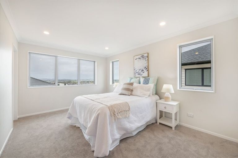 Photo of property in 3 Aklander Rise, Flat Bush, Auckland, 2019